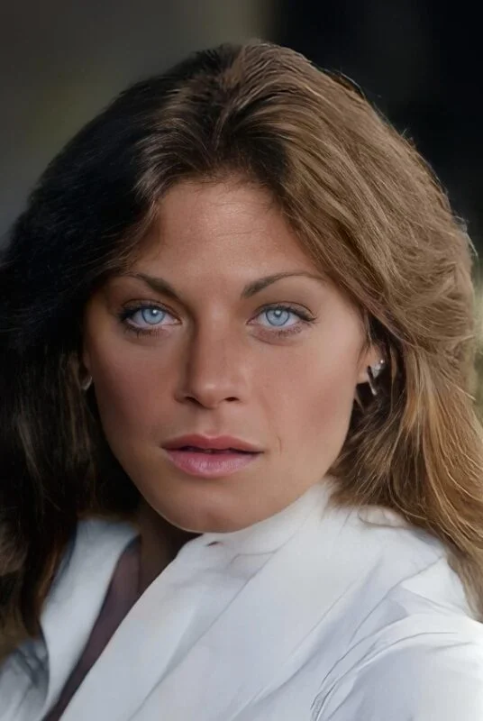 Portrait de l'actrice aux yeux perçants