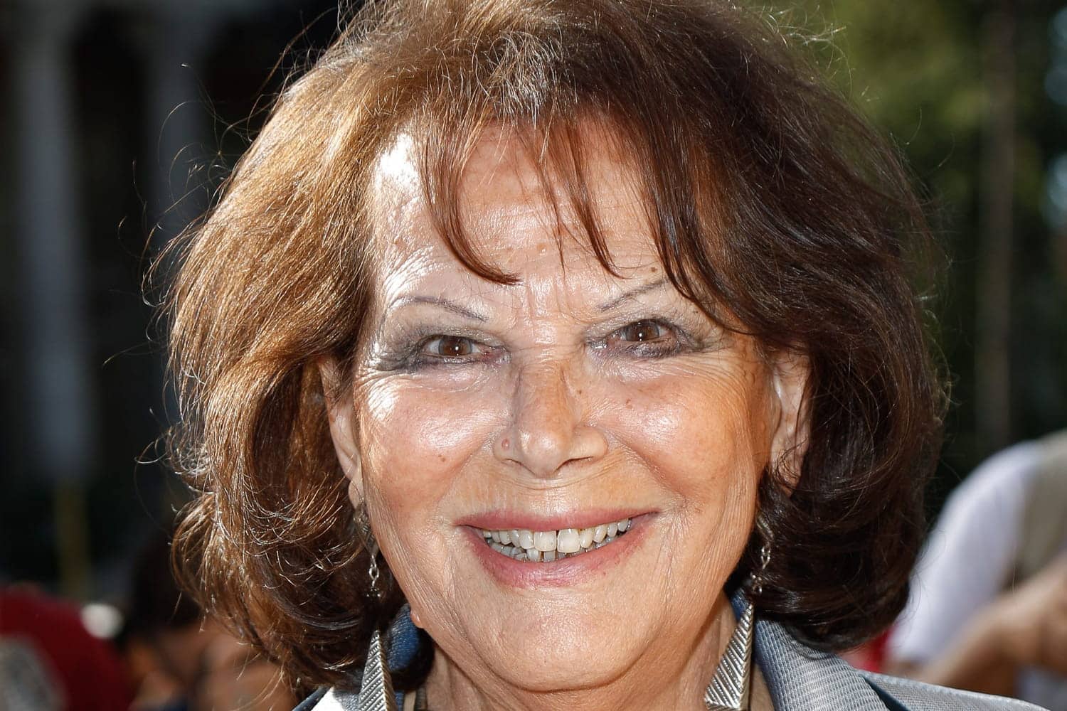 Claudia Cardinale sur un plateau de tournage