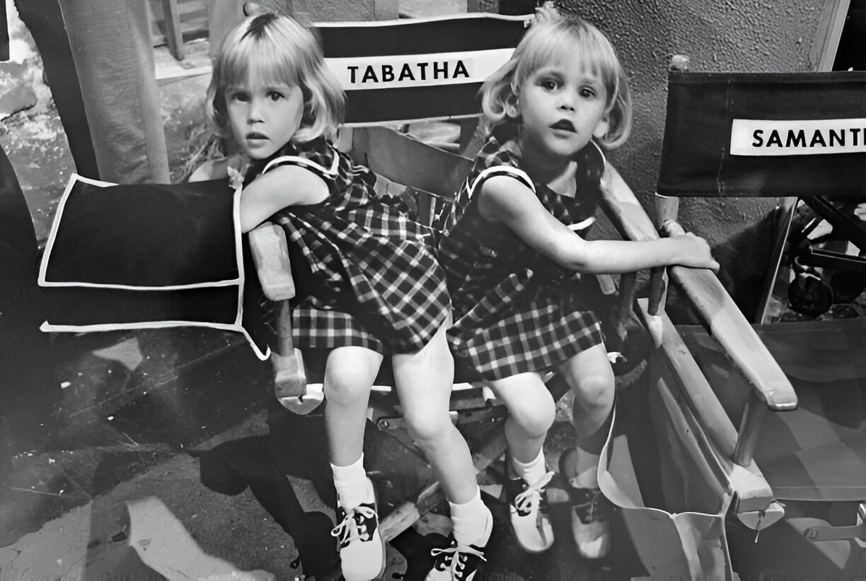 Les jumelles Murphy dans leur rôle de Tabitha