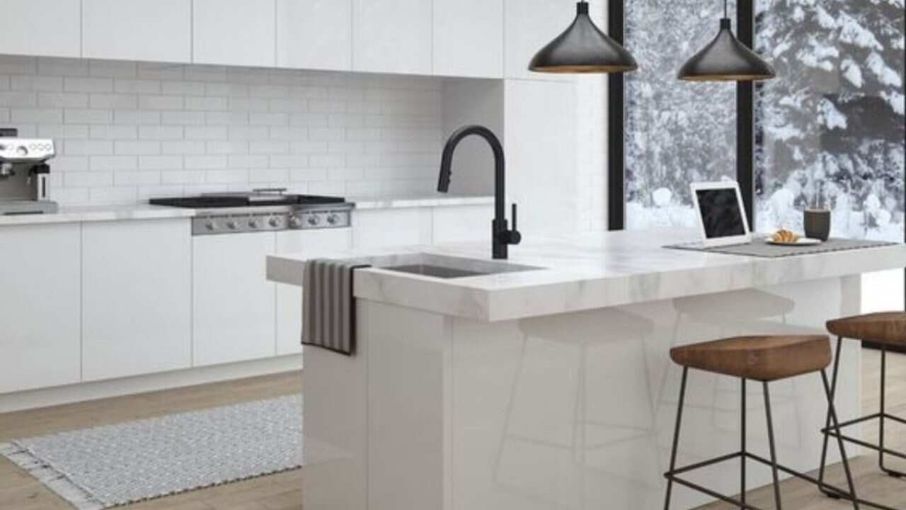 Éléments de cuisine avant nettoyage