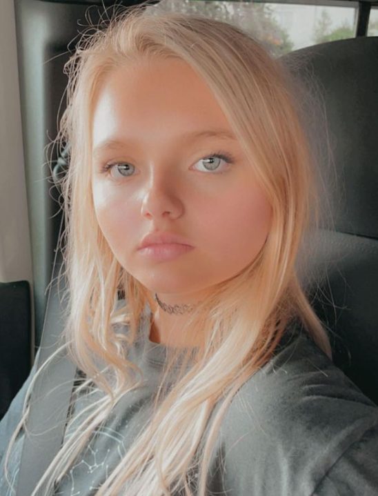 Aira Marie Brown lors d'un concours de beauté enfant