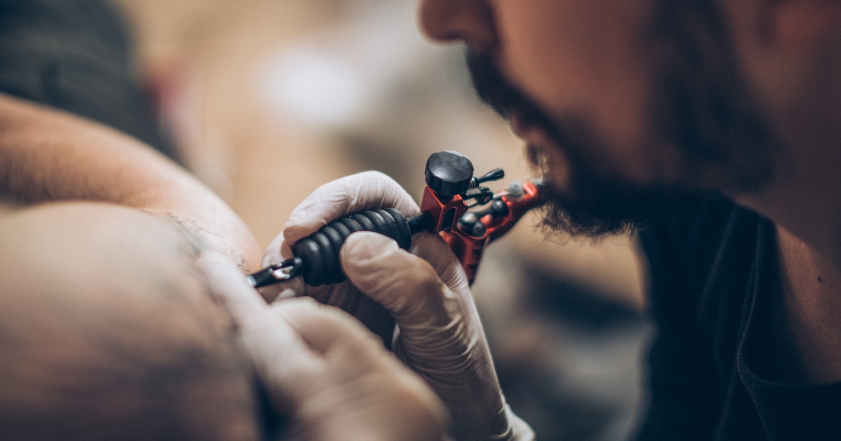 Détail du tatouage frontal