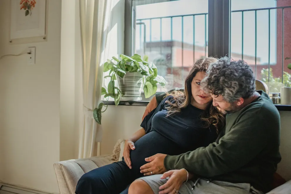 Couple heureux avec bébé