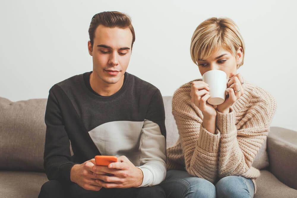 Femhe gérant la jalousie dans son couple