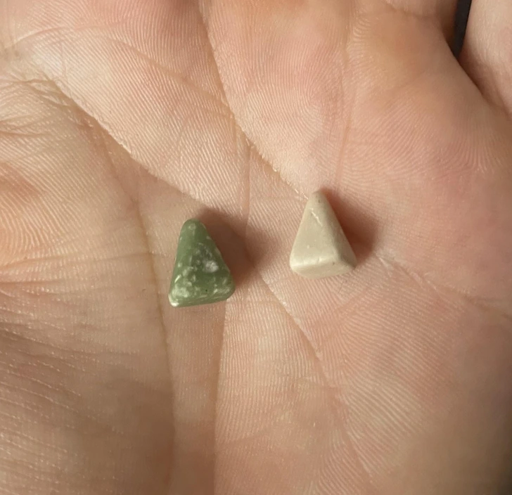 Petites pyramides céramiques