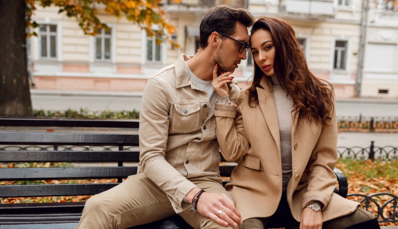 Femme réfléchissant à ses relations passées
