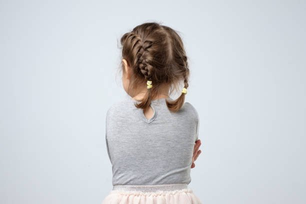 Enfant jouant seule