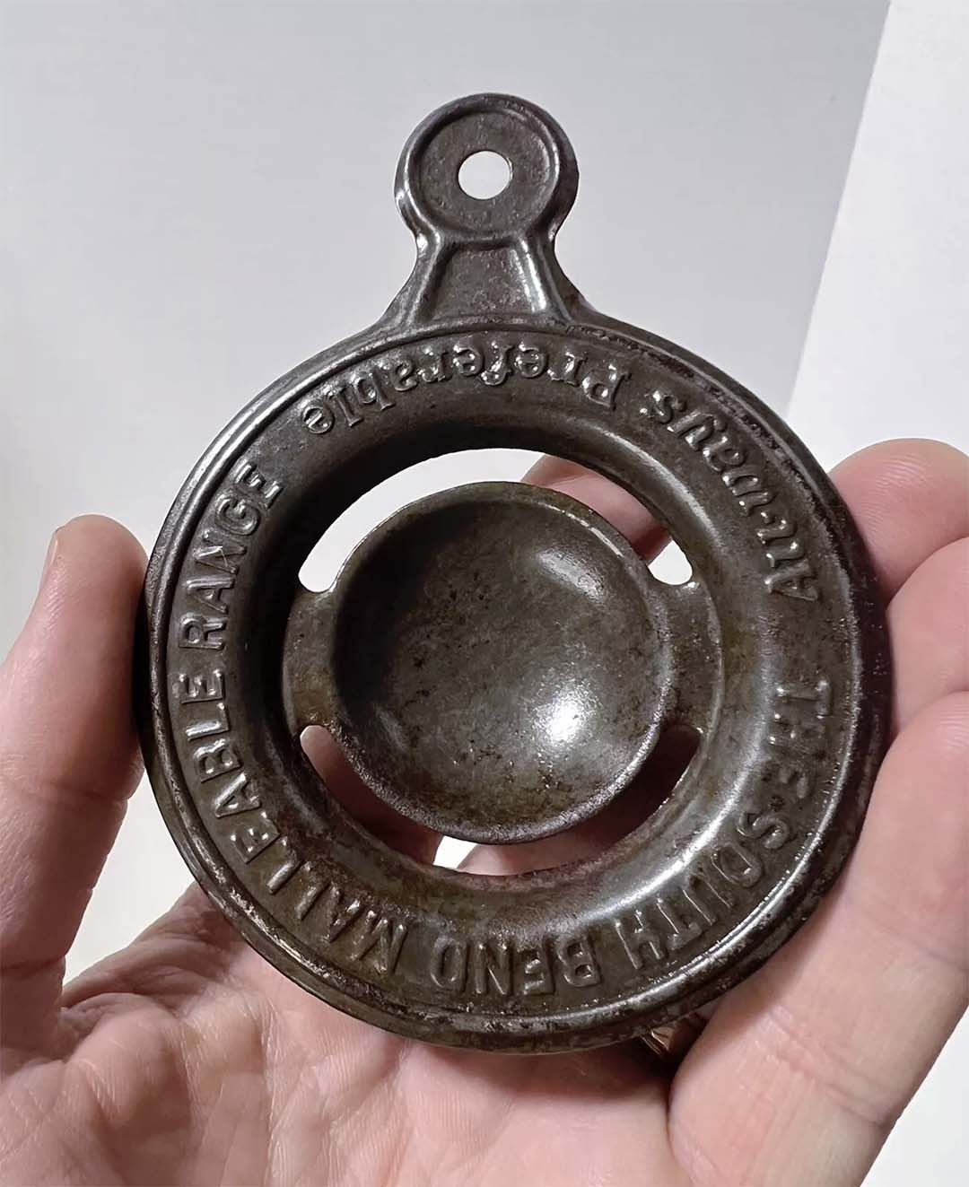 Collection de séparateurs d'œufs anciens