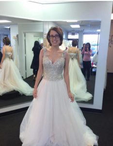 Michelle dans sa robe de mariée